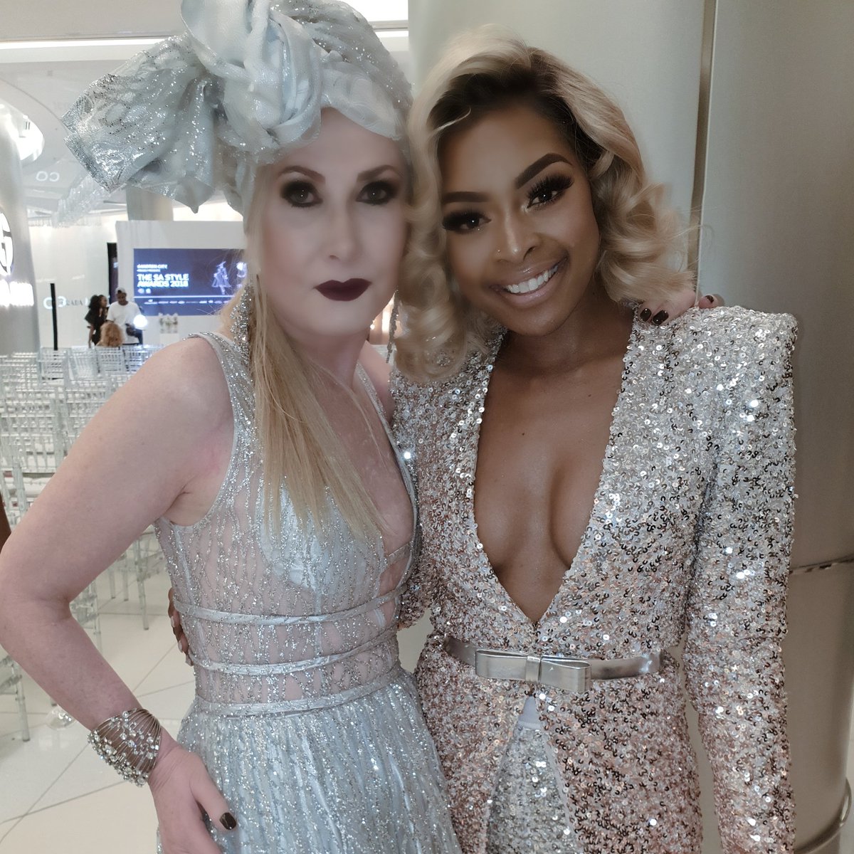 PalluSA's tweet photo. #ThrowbackThursday Happy belated Birthday to the stunning celebrity and media personality @KNaomi_N looking red - carpet ready ! Here we are at The Style Awards a top event founded and hosted by @zebrasquare001
#zebrasquare #styleawards #ThursdayThoughts #thursdayvibes https://t.co/XafxmcGKjd