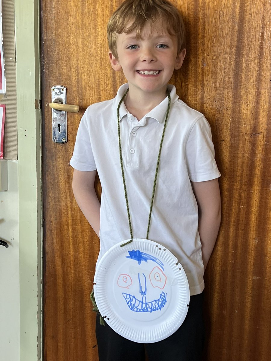 isla_iduncan45's tweet photo. P2D and Mrs Duncan                          Lots more ideas to make with a paper plate. # criticalthinkingskills https://t.co/OYyS9aV0jL