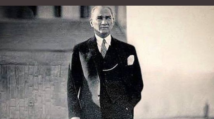 Emret kanı çekilmiş damarlarda dolaşalım paşam.
Bu topraklar senin gibi bir lideri ebediyen bir daha asla göremeyecek.
YÜZYILIN LİDERİ