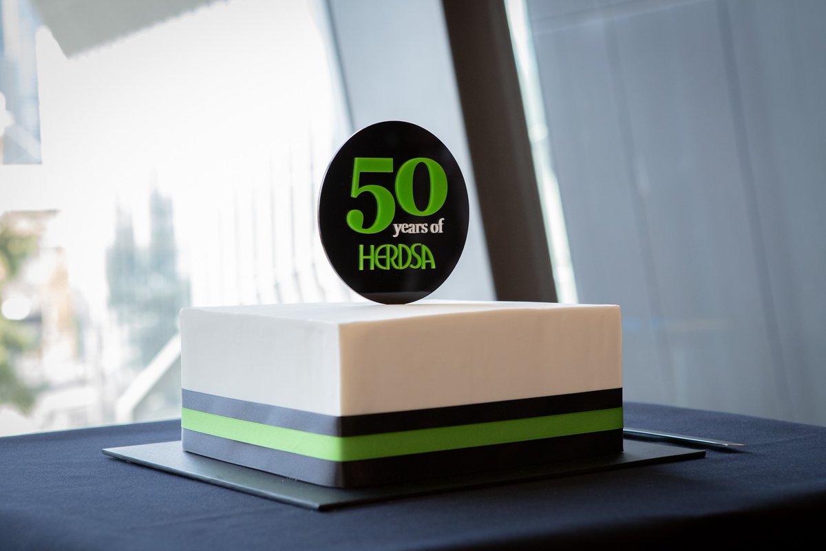 After two pandemic-interrupted attempts in 2020 and 2021, it was great to finally see #HERDSA2022 come to fruition at @MCEC and virtually @_EventsAIR. #50years #team #highereducation #615delegates #aroundtheworld Great pics and a pleasure to work with @herdsa_conf Thanks!