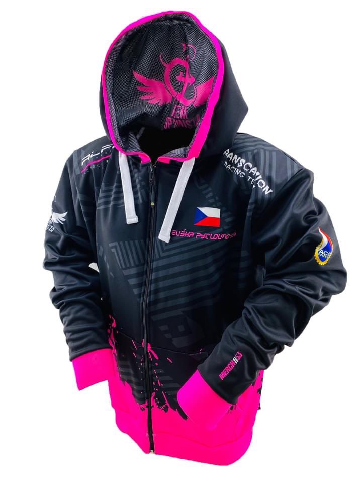 Merch53's tweet photo. Nový Merch týmového oblečení https://t.co/N9OGRX2K8J