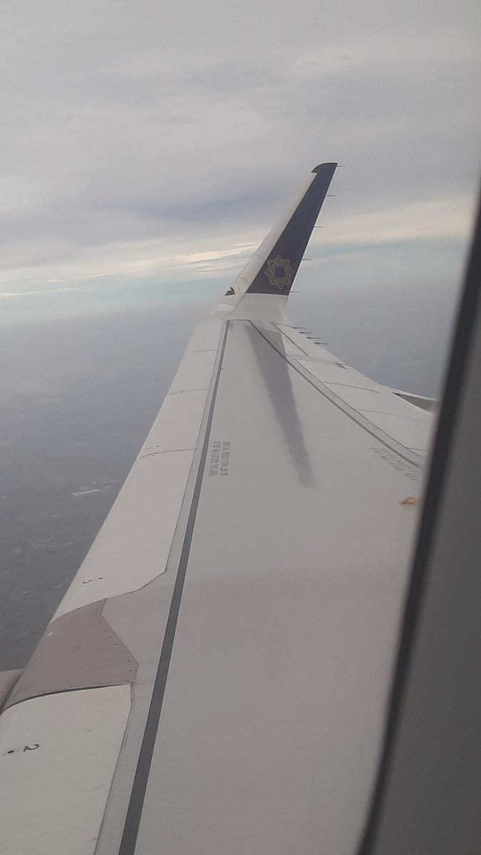 Sandsofthetime's tweet photo. @airvistara Love everything abt vistara except that it's not in my place Rajahmundry 😏 Comfortable seats, amazing staff, complimentary food,beautiful view 💜 #VistaraView https://t.co/yFuIuAuFaZ