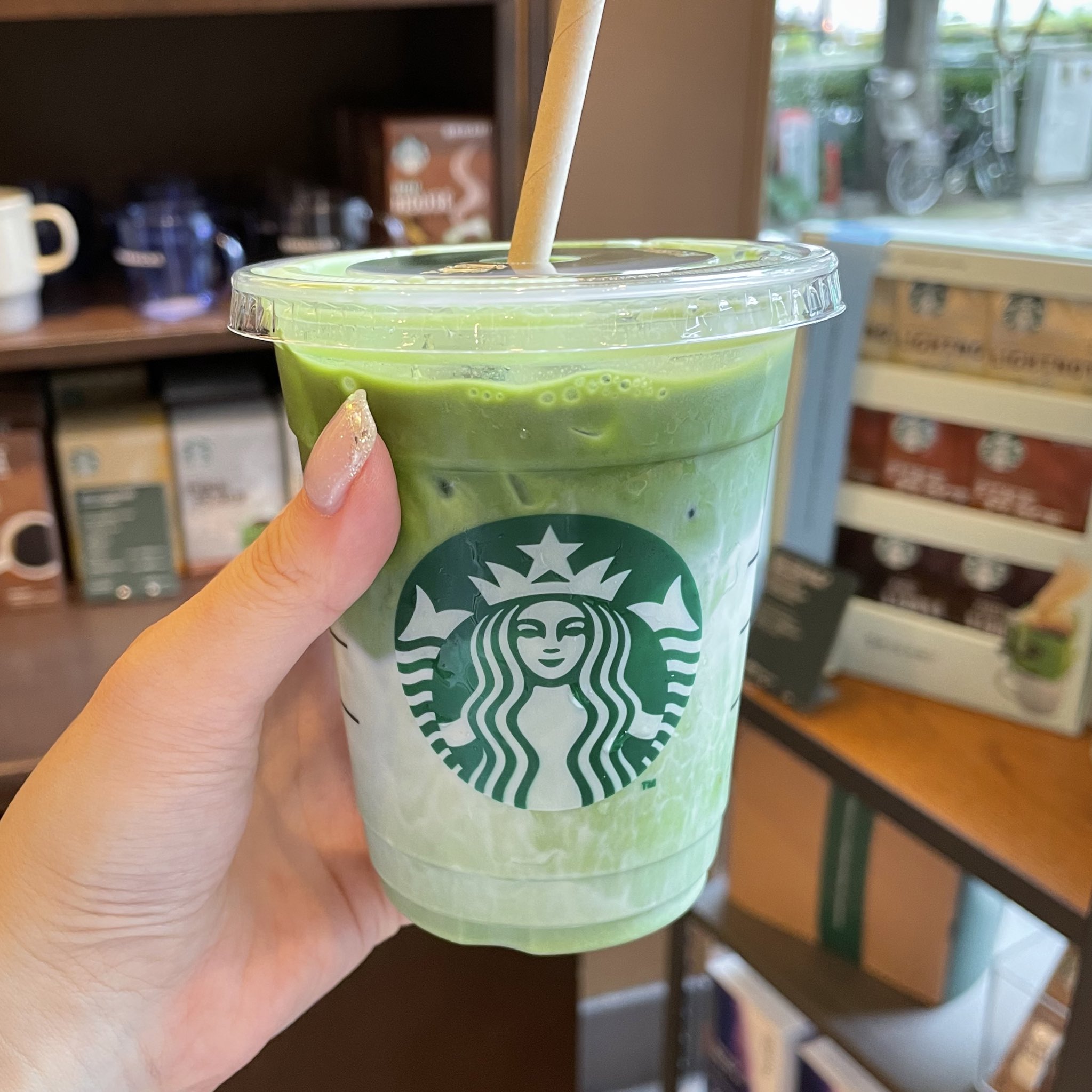 O Xrhsths まあ Youtube28万人 Sto Twitter Twitterでバズりまくってる抹茶ティーラテ を最高に美味しいくヘルシーにするカスタム 糖質オフ Amp カロリーオフになるから好き ミルク アーモンドミルク シロップ ノンシロップ 豆乳よりもガクッとカロリー