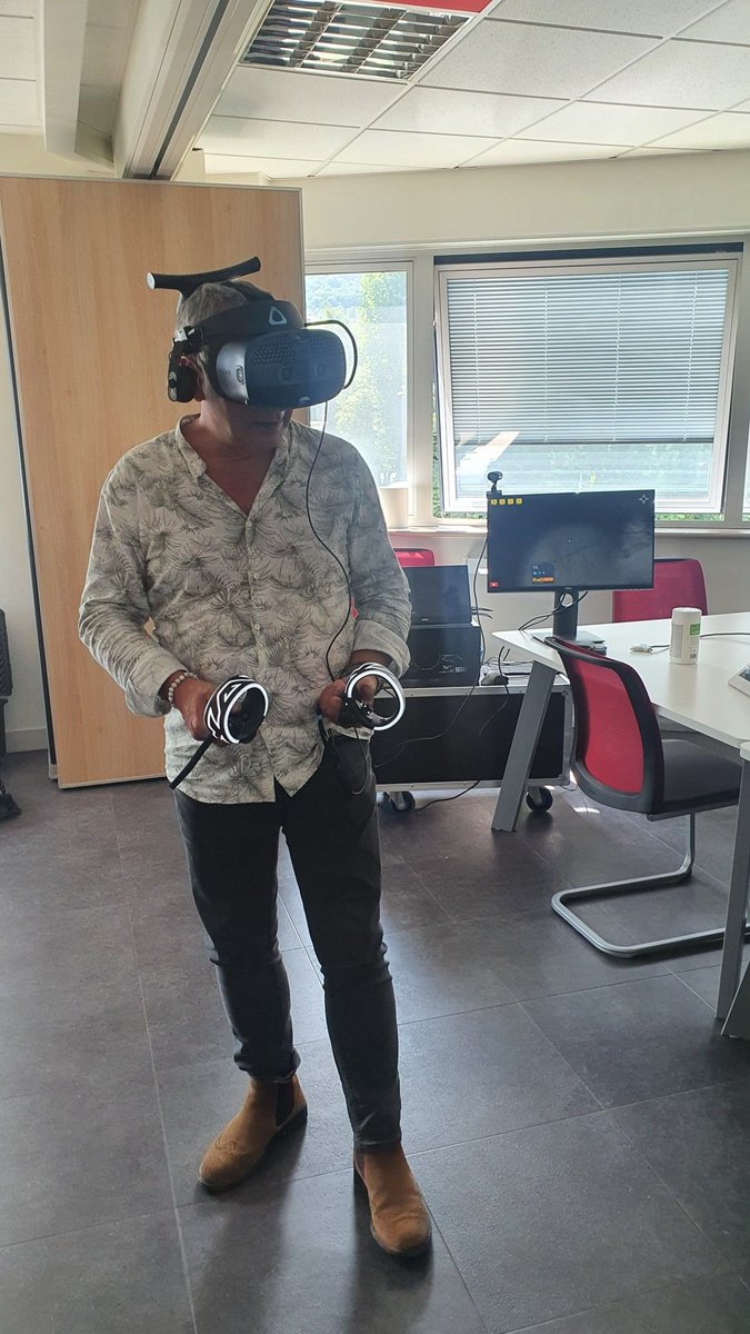poces_'s tweet photo. Le @poces_ était au #TELT #LyonTurin au Bourget du Lac hier pour présenter son offre de formation et l'outil de réalité virtuelle #VirtualPoCES dédié aux travaux souterrains. Merci à Sylvain Bronner et aux participants pour cet accueil
@MinesNancy @fculorraine https://t.co/ppPUKIyz59