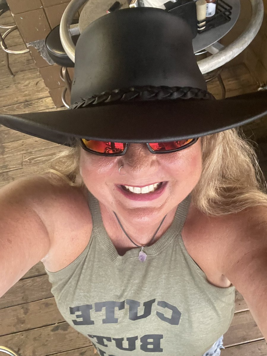 kim_gilmer's tweet photo. Living the best life! https://t.co/Lwl3i5jY4Y