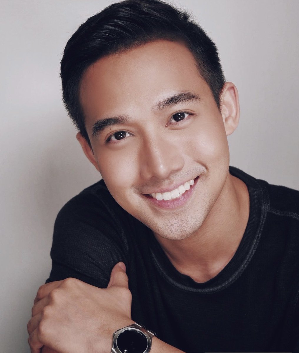 akosiKenChan's tweet photo. make peace a priority ☮️ https://t.co/IrhqODOLWA