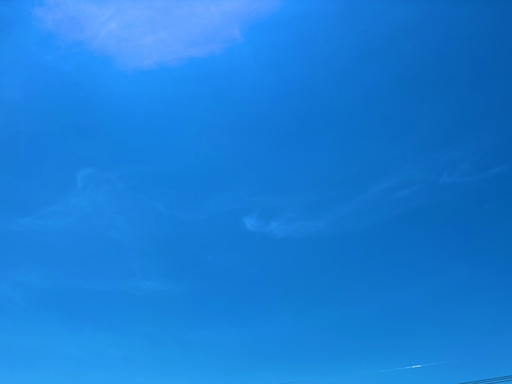 تويتر Eiichiro Ozaki على تويتر 今日も暑かったですね 厳しい暑さ 熱中症にはくれぐれもお気をつけ下さい ６月も今日で終わり 今日は綺麗な青空でした 心もこの空のように澄んで熱くして７月も生きる 今月も皆さんお疲れさまでした 7月も良き日々を