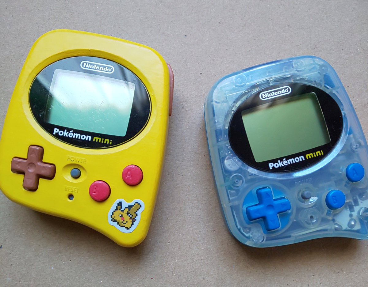 sasurauecoshi's tweet image. ポケモンミニのピカチュウイエローverが完成したよ～(´ω｀)
手塗りだから粗は多いけどわしゃこれで満足じゃ(´ω｀)ﾎｸﾎｸ

#PokemonMini