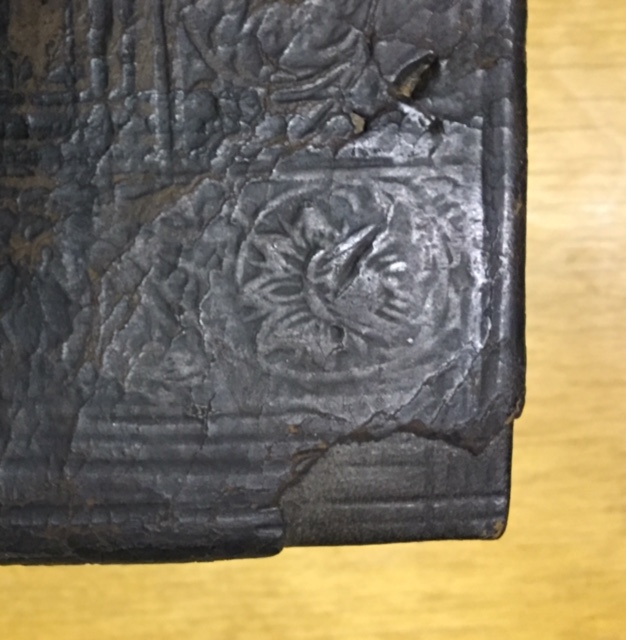 Serendipitous trip to the stacks this morning. One unassuming book and then... BOOM! Manuscript waste! Deckle edge! Thoughtful yet discreet repairs!
#charming #bookbinding