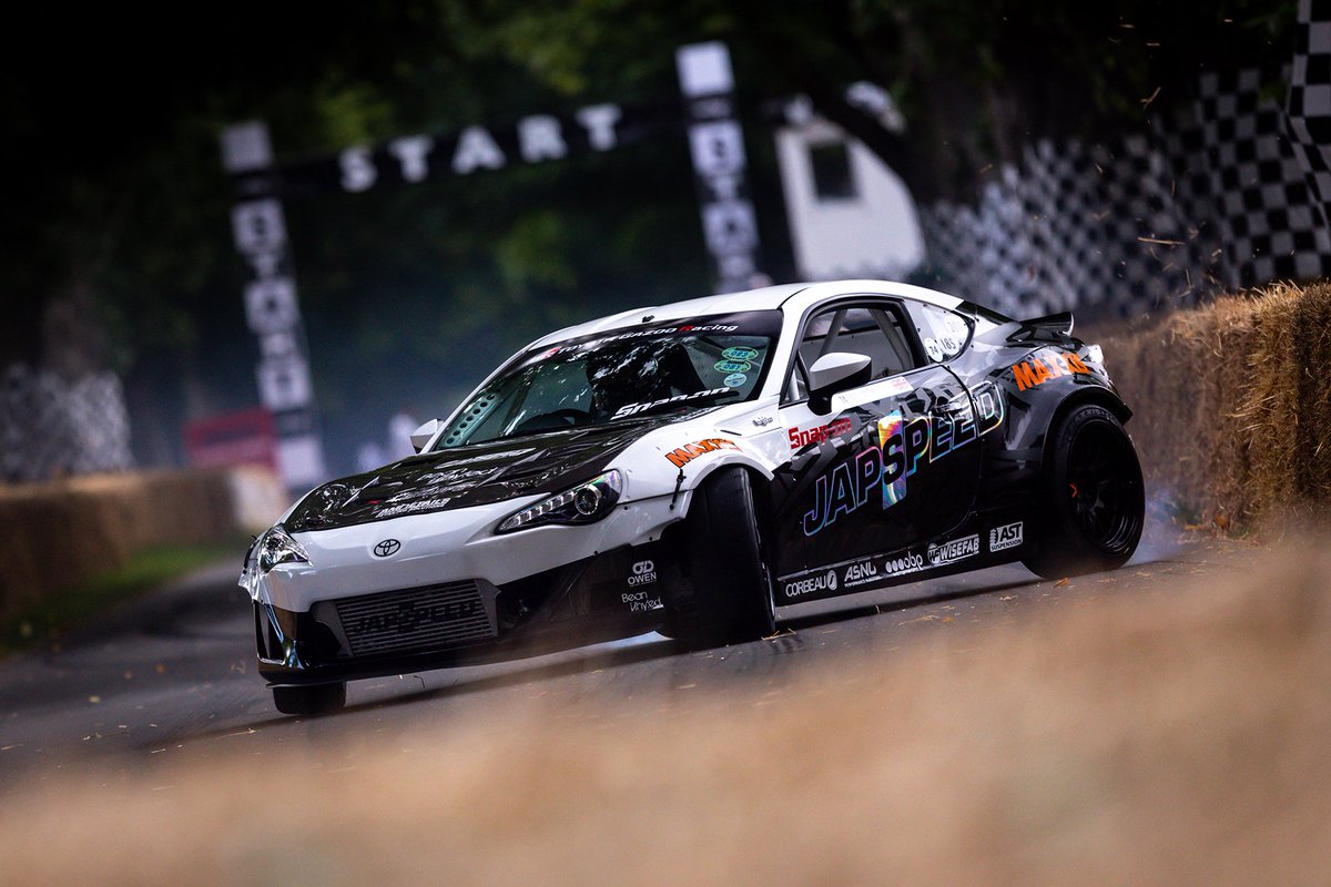 Japspeed's tweet image. #repost @PaulSMOKEYSmith "Goodwood Festival of Speed 2022 did not disappoint! It was an amazing honour to be asked to return this year and compete in the Driftkhana event once again". 💨🏁  

#japspeed #teamjapspeed #goodwood #goodwoodfestivalofspeed #drift #drifting #driftcar