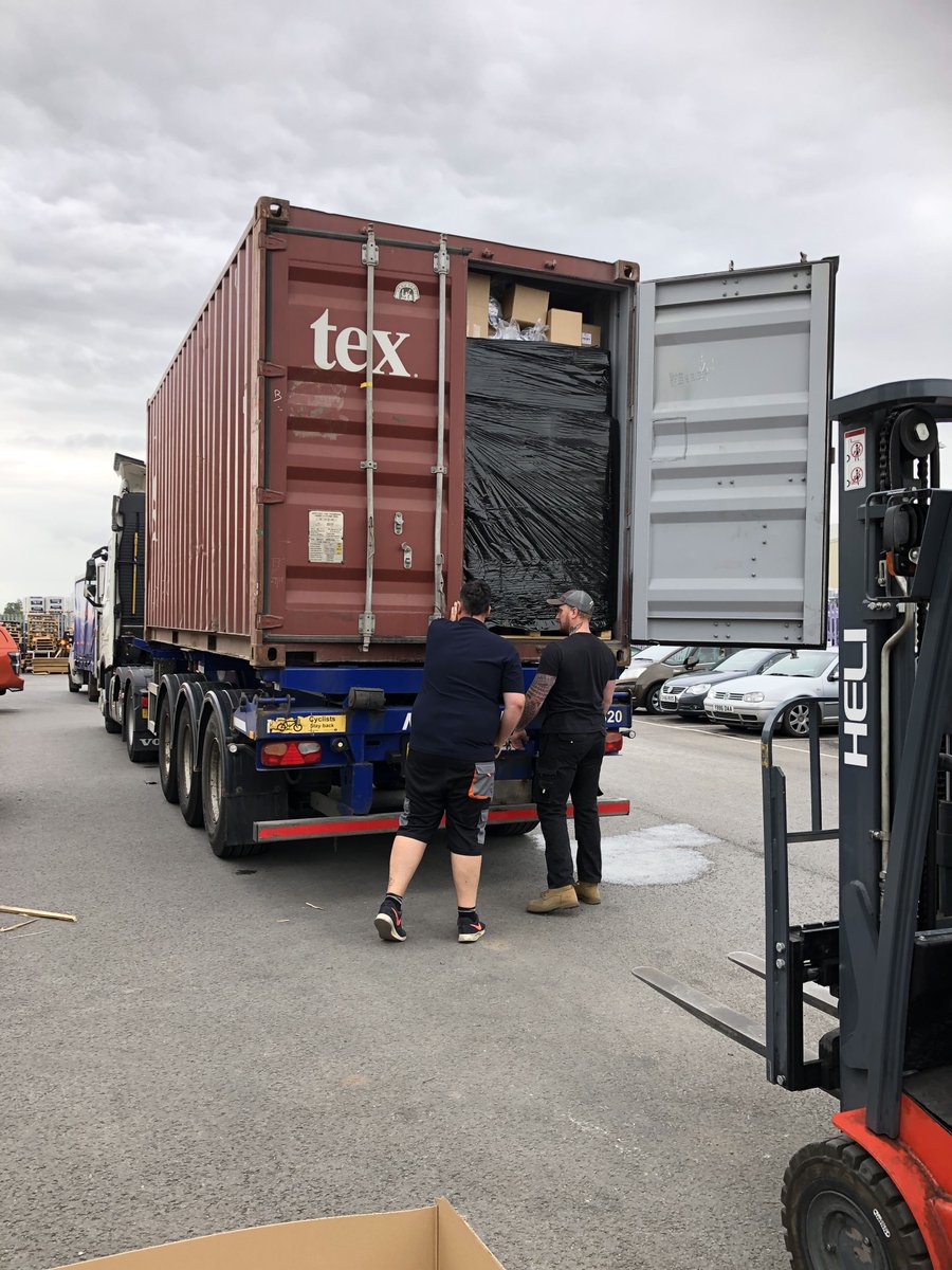 APAIRLtd's tweet image. 🚛 📦 That's one crammed container - we had a job to shut the doors! 
So much stock going out the door at the moment, the team is doing a fantastic job. 🙌
#airconparts #goodsout #orders #warehouse #sales #teamwork #busy #AgTwitter #harvest22