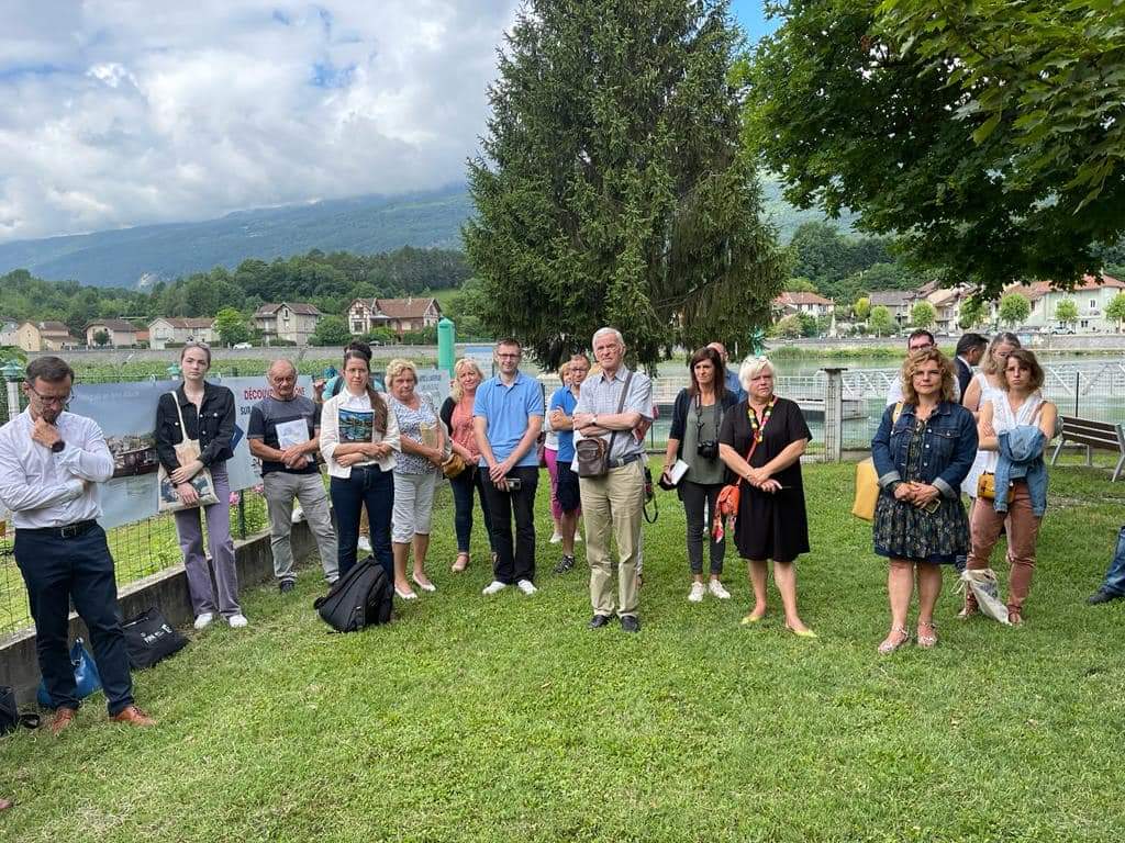 FlorianZuccalli's tweet photo. Conférence de presse du projet culturel et artistique #CodeSource en présence de nombreux autres élus des Dpts 74, 73 et 01
RDV du 14 au 16.07 à #Seyssel pour les animations autour du Rhône
@htesavoiepresse @bipolarprod @MartialSaddier @RenaudBeretti @ClaudeComet @CNR_Officiel https://t.co/kgScJ4vpkm