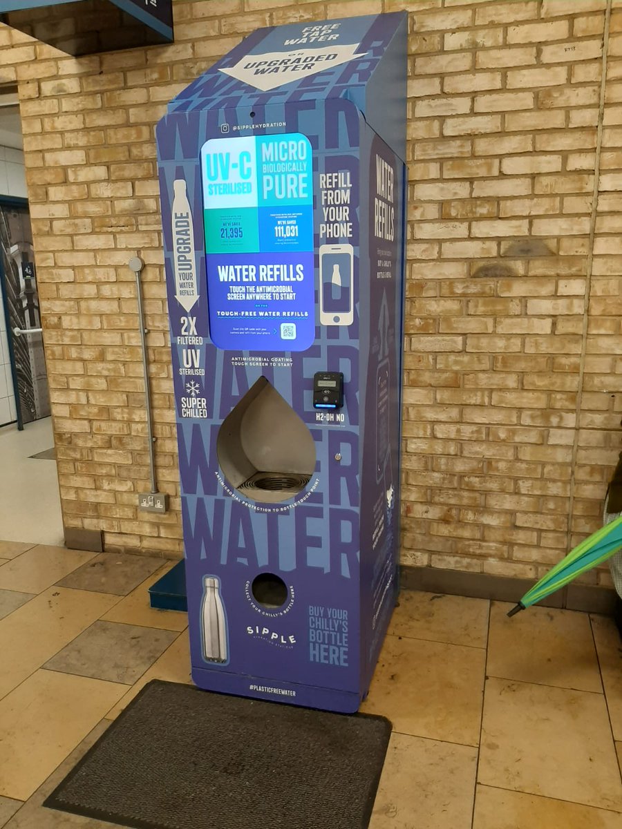 Fuming at Paddington Station! What happened to the #refillrevolution? Or the #CostOfLivingCrisis for that matter? @networkrail where's the *free* accessible drinking water promised in your #refill rollout? Is THIS the future of other fountains @NetworkRailLBG @NetworkRailVIC etc?
