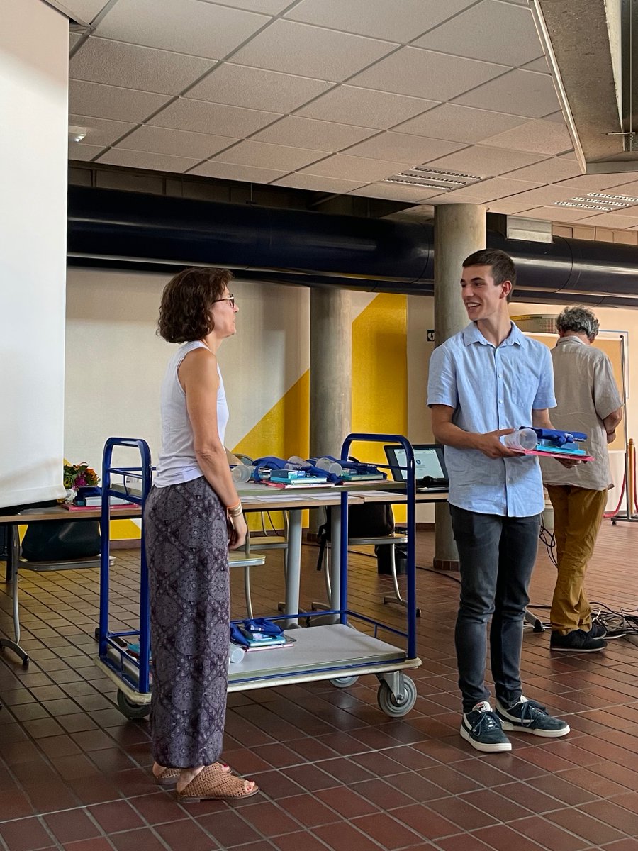 MyrtilleGardet's tweet photo. 🧑‍🎓👩‍🎓Remise des prix au niveau académique pour les 38ème #Olympiades de la #Chimie 👩‍🔬👨‍🔬 au lycée Philibert Delorme à L'isle d'Abeau 

▶️Une belle cérémonie festive et conviviale pour récompenser nos talentueux chimistes 🧪
▶️Envie d'en savoir plus ? 
https://t.co/7eN37rwo4u https://t.co/AGRMgFHRV3