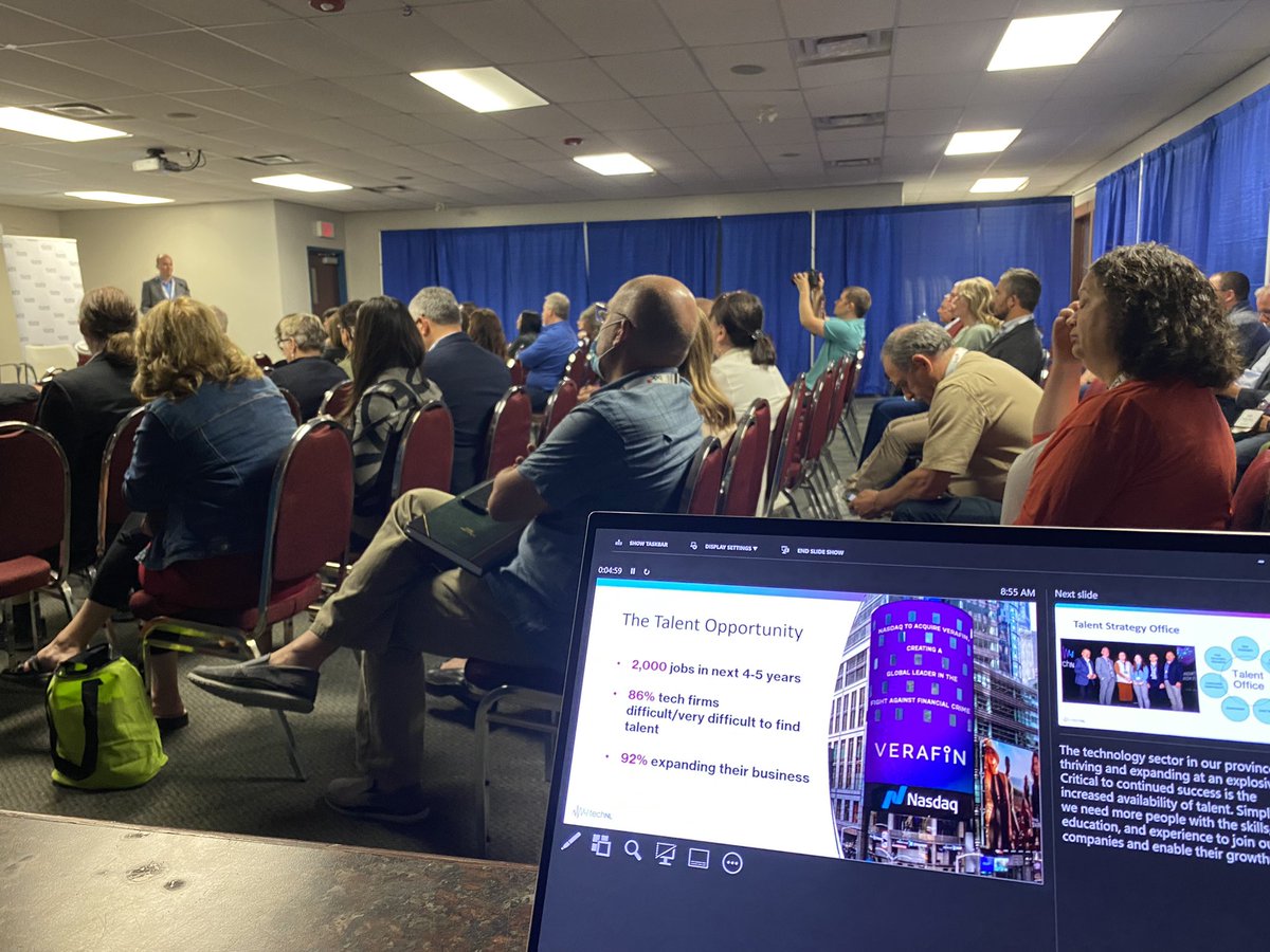 Expo Labrador tweet media