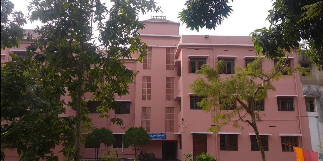mekarora's tweet photo. #Ayush ;Raghunath Ayurved Mahavidyala and Hospital ( #RAMH M- 9641009155) college authority full aware but still silent. 
This kinda #FinancialScam only happens in Mamata Banerjee's CMship regime.

College Administrator Sukamal Maity (M- 9933696951)knows but silent.@moayush https://t.co/UBMT1o23YX