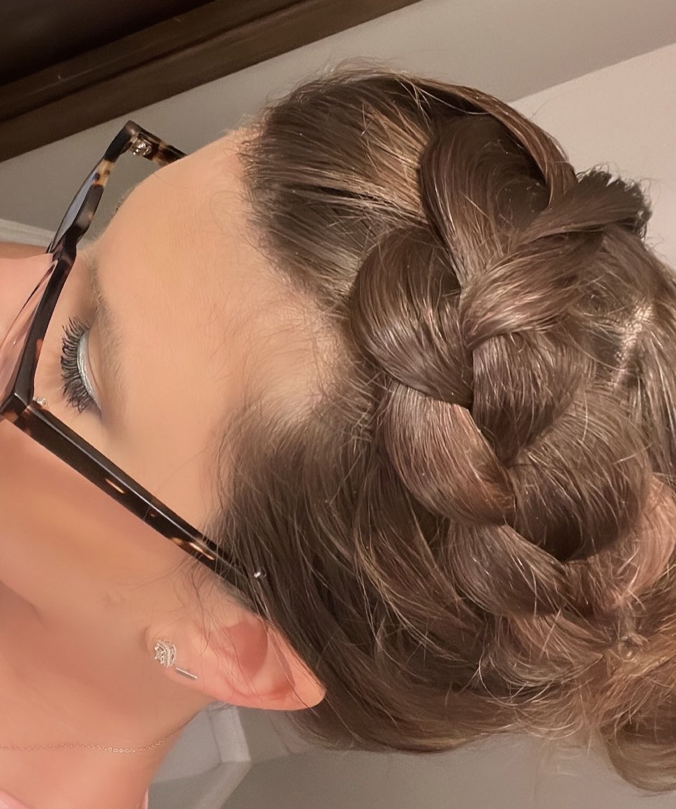 BuffaloBossBabe's tweet photo. Ya girl still has it. #braidlife #buffalobraid #billsmafia #billsmafiababes #gobills #buffalobills #qb1 #ja17 #billsovereveryone #bills #billsmfaiafamily #billsmafiaforever 💙❤️💙❤️ https://t.co/WvQh2bDNJI