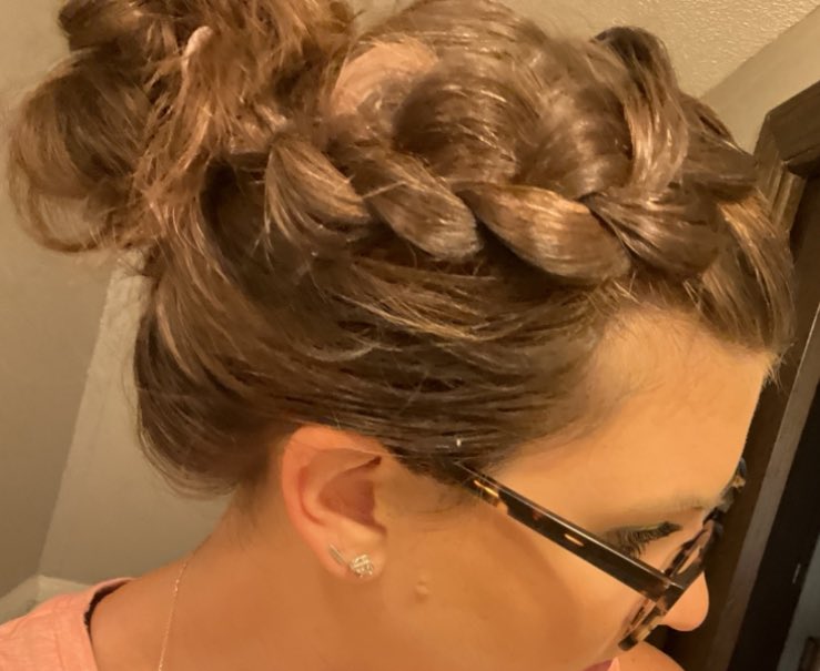 BuffaloBossBabe's tweet photo. Ya girl still has it. #braidlife #buffalobraid #billsmafia #billsmafiababes #gobills #buffalobills #qb1 #ja17 #billsovereveryone #bills #billsmfaiafamily #billsmafiaforever 💙❤️💙❤️ https://t.co/WvQh2bDNJI