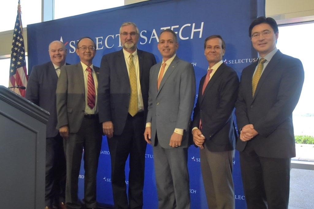 This week at the #SelectUSASummit, <a href="/MediaTek/">MediaTek</a> announced a new partnership with #Purdue &amp; plans to open a new semiconductor design center on <a href="/LifeAtPurdue/">Purdue University</a>'s campus.

Read more: bit.ly/3ynTMkV

#microelectronics #semiconductors <a href="/AStateThatWorks/">State That Works</a> <a href="/PurdueEngineers/">Purdue Engineering</a> <a href="/SelectUSA/">SelectUSA</a>