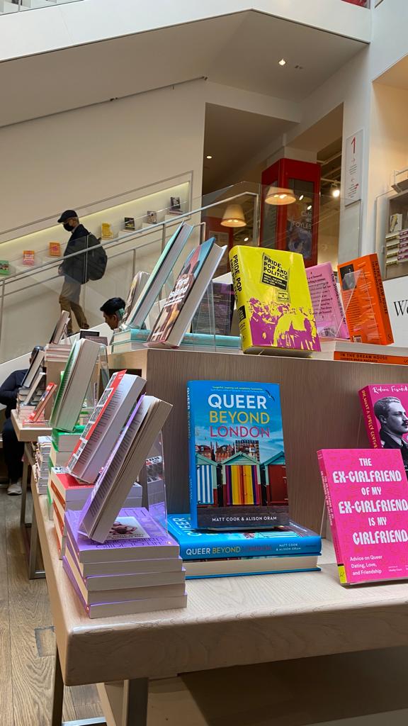 ManchesterUP's tweet photo. Really pleased to see 'Queer beyond London' on display at @Foyles 🙌🌈🙌🌈🙌🌈 

@QueerBeyondLDN #LGBT #bookshops https://t.co/GEBjNc9p2h