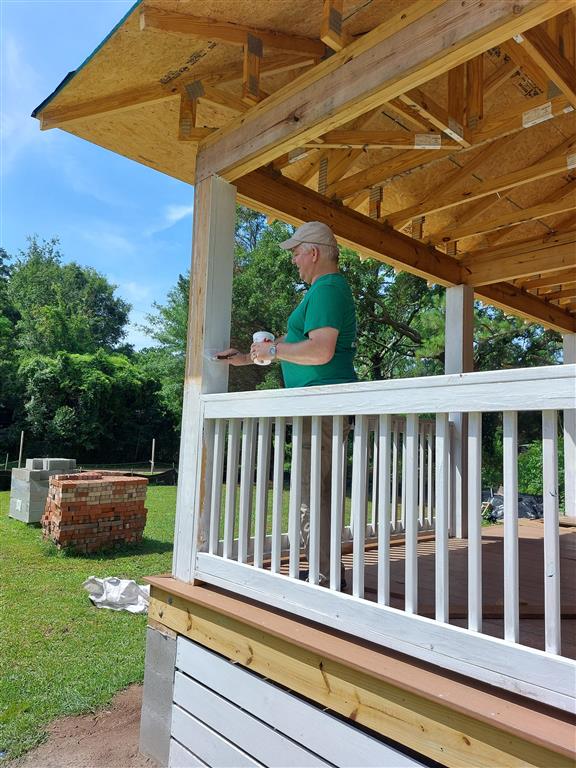 thomasandhutton's tweet photo. T&H Helping Hands participated in a build with @eastcooperhfh
their June service project. Thank you to our Charleston employees who spent their Saturday earning "sweat hours" for such an important cause! #HabitatForHumanity #HabitatForHumanity #ECHFH #LendAHabitatHand https://t.co/G7XXn8pudj