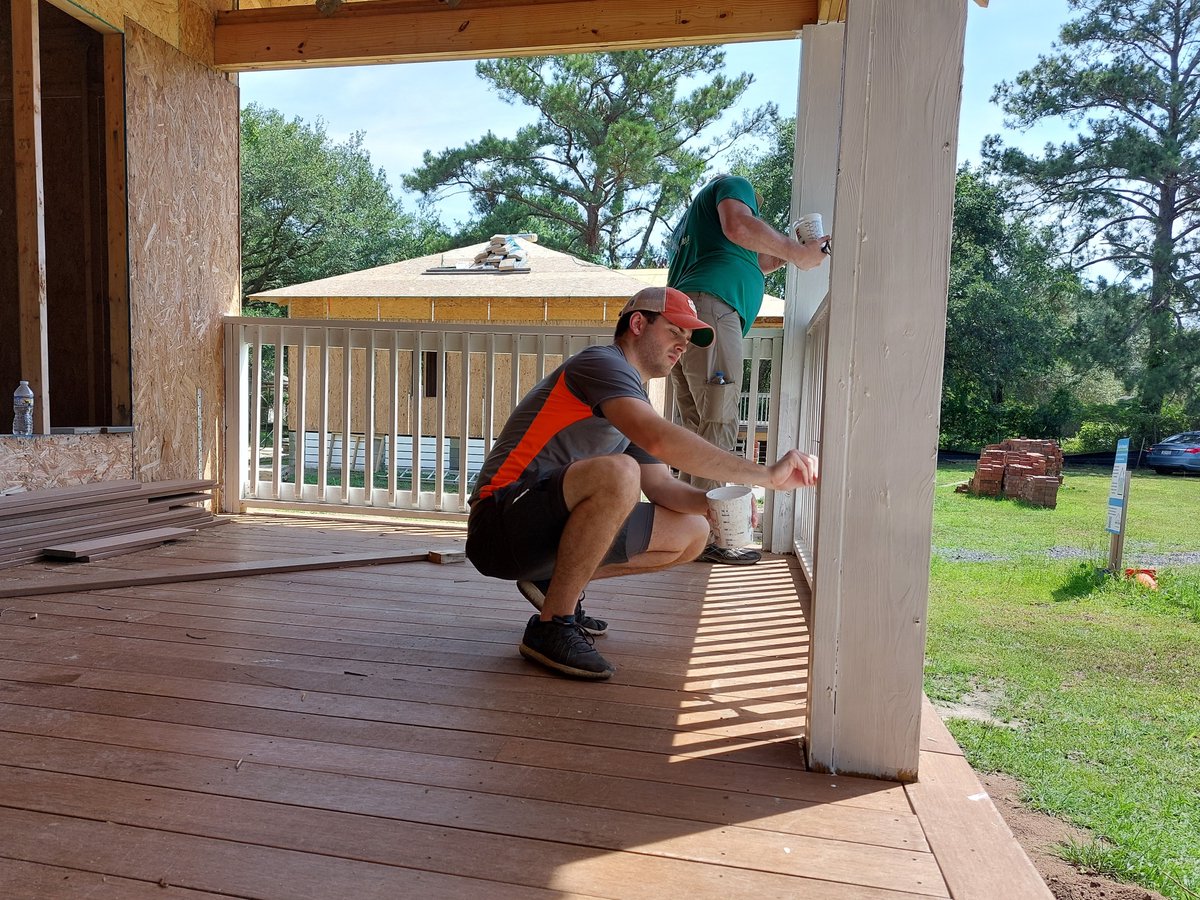 thomasandhutton's tweet photo. T&H Helping Hands participated in a build with @eastcooperhfh
their June service project. Thank you to our Charleston employees who spent their Saturday earning "sweat hours" for such an important cause! #HabitatForHumanity #HabitatForHumanity #ECHFH #LendAHabitatHand https://t.co/G7XXn8pudj
