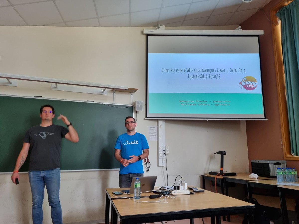 Lilian_Benoit's tweet image. Toujours au @SunnyTech_MTP, on poursuit avec la construction d'Api, #posgresql, #postgis avec @sebprunier @gsoldera