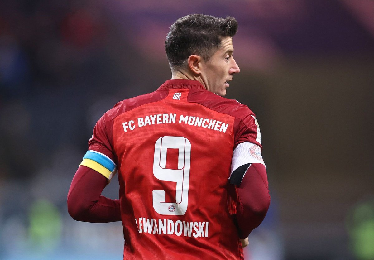 BellerGOD's tweet photo. Deal completed between Bayern and FC Barcelona for Lewandosky, here we go confirmed. Main part of documents signed, medical tests scheduled and five year contract approved until 2025. ⭐️🇵🇱 #FCBn
Bayern will receive €55m fee. Next targets: Raphina and Kounde. https://t.co/KhCn7h2UDx