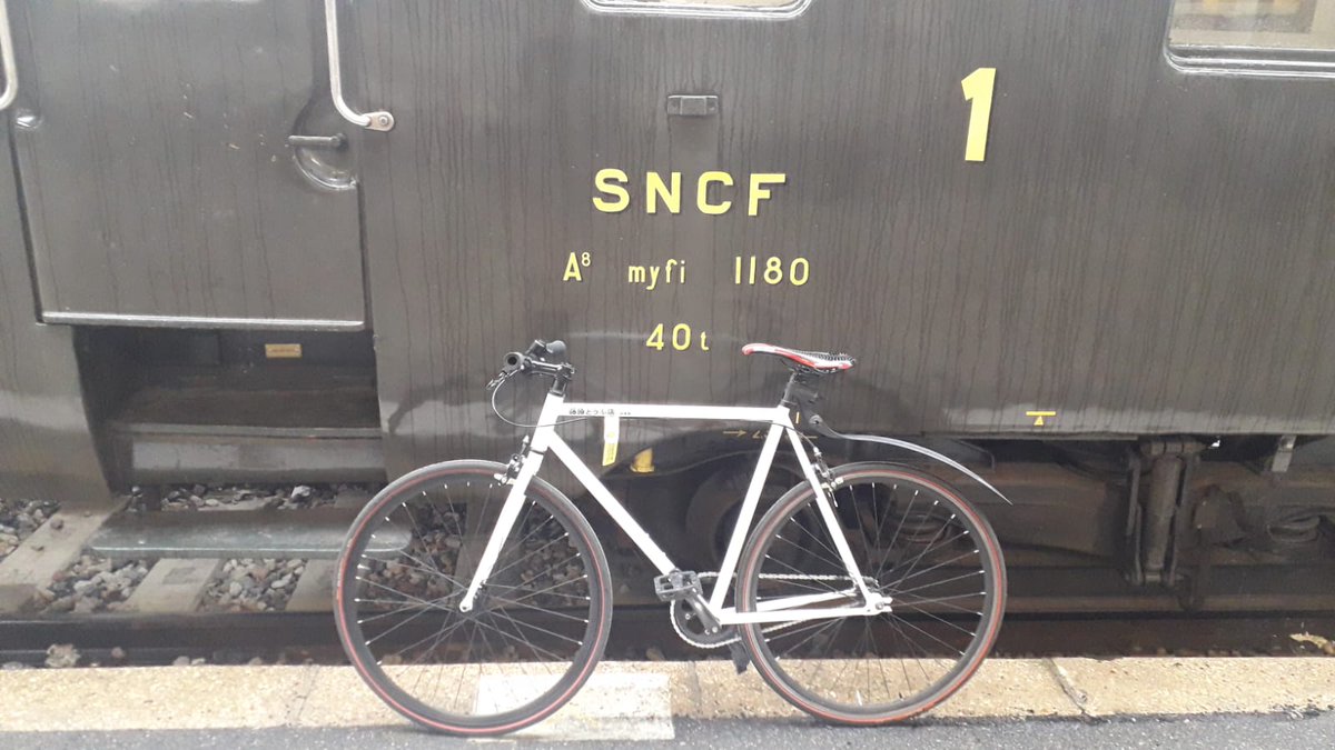SafetyWorkerFR's tweet photo. Petite photo avec mon vélo (bonjour les #Cyclos) https://t.co/JzG5sdCRxD