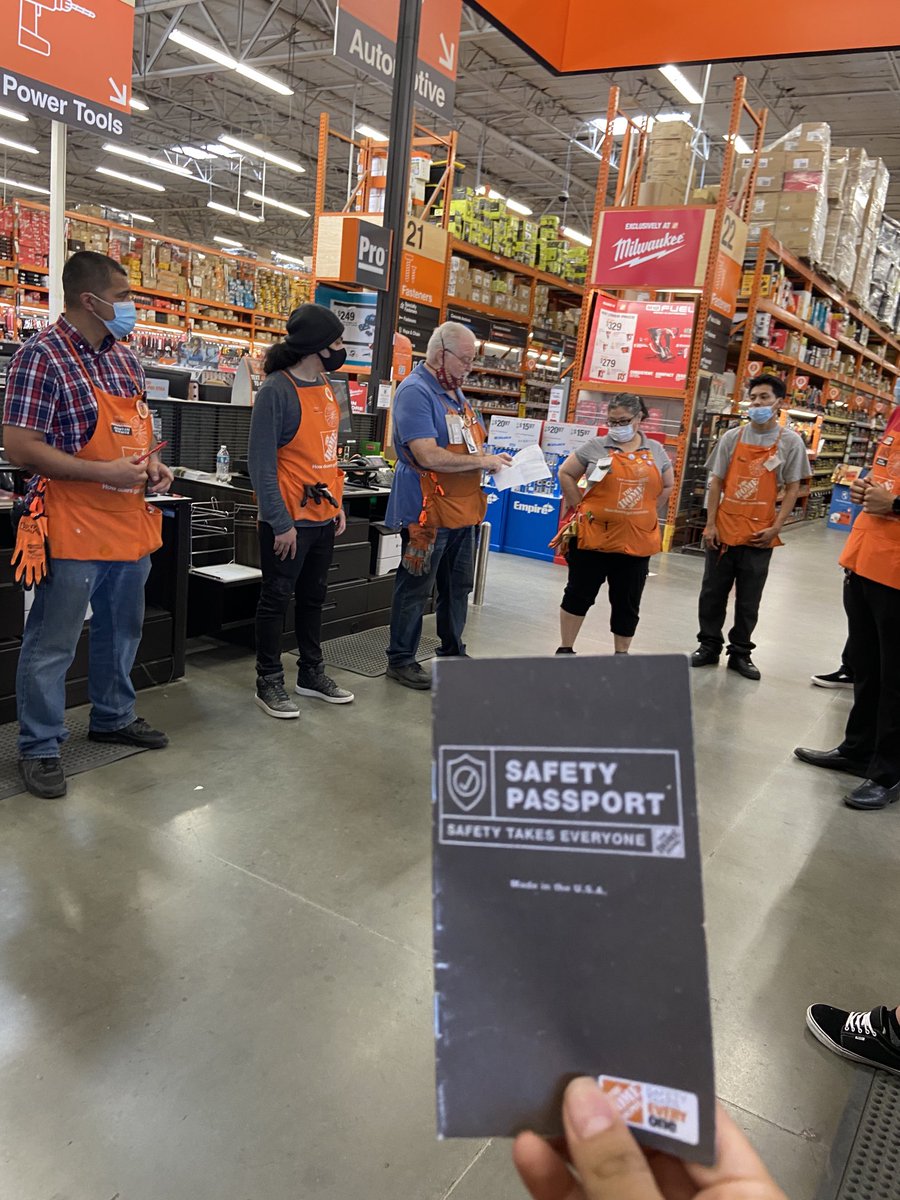 Perla1069CXM's tweet photo. Great closing rally for us at The Home Depot in #GILROY6677 ⚠️⚠️⚠️ 🛂🛂🛂 #safetytakeseveryone #infocuscaptian @ChrisNana6677 @MRSSAHD @nelihernan6677 @Fabiana6677CXM @Lollylima2 @Da_NOPS_GuY https://t.co/qjxqe6n4o3