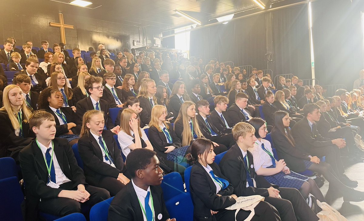 TrinityAcademyC's tweet photo. Brilliant opening keynote with Richard McCann @iCanSpeaker
You could hear a pin drop in this room. #tragedytosuccess
‘reality is up and down but the great news is, you never stay down’
‘there is always a way back’ https://t.co/Ij3ACO86KZ