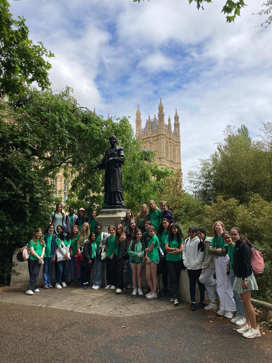 STAHSHistory's tweet photo. Year 8 learning about the Suffragettes and much more on our epic historical walking tour of London #STAHSEnrichmentWeek #STAHS https://t.co/wejXxyVX5q