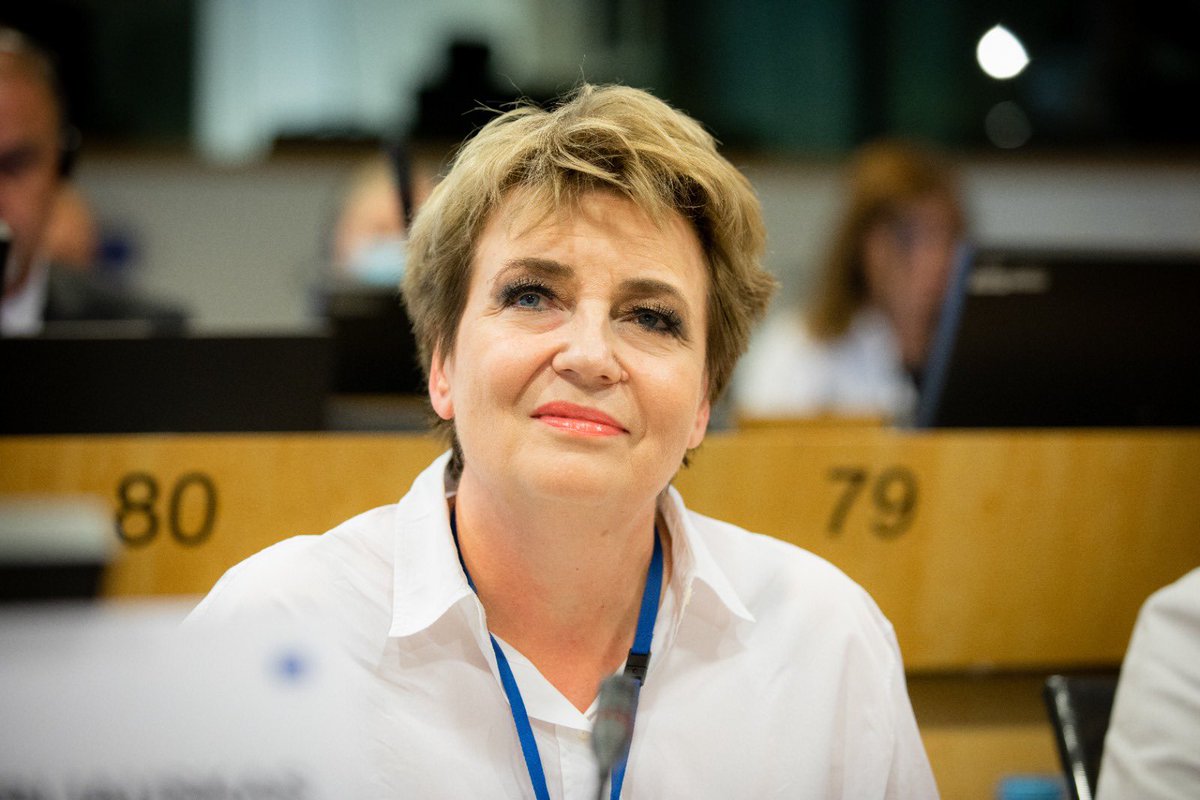 EPP Group CoR (@epp_cor) on Twitter photo We call for direct 🇪🇺funds to LRAs for the implementation of #EUGreenDeal projects and for diversification & independence from 🇷🇺 energy sources. Thus we need to boost energy efficiency through the #RenovationWave & speed up the deployment of renewable energy in cities & regions. We call for direct 🇪🇺funds to LRAs for the implementation of #EUGreenDeal projects and for diversification & independence from 🇷🇺 energy sources. Thus we need to boost energy efficiency through the #RenovationWave & speed up the deployment of renewable energy in cities & regions.
