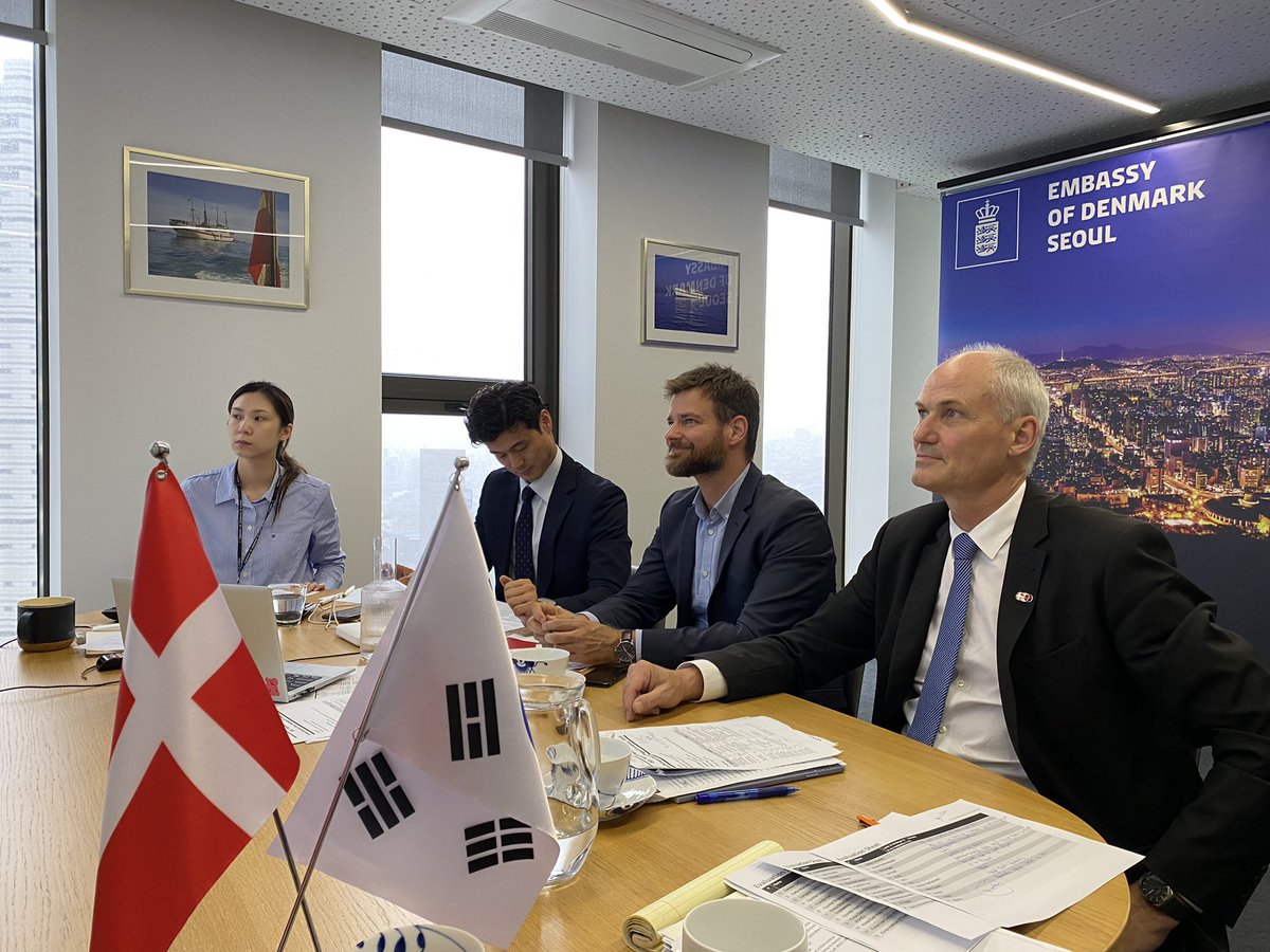 DKAMBinKorea's tweet photo. Great workshop for members of Korean-Denmark #GreenHydrogen/PTX-Alliance today with +40 members presenting ideas for #collaboration. #Korea and #Denmark match &amp; great #opportunities for joint #projects on Hydrogen @brintbranchen @TejsLaJe @KlimaMin @DanishMFA @thetradecouncil https://t.co/vHlCUZbske