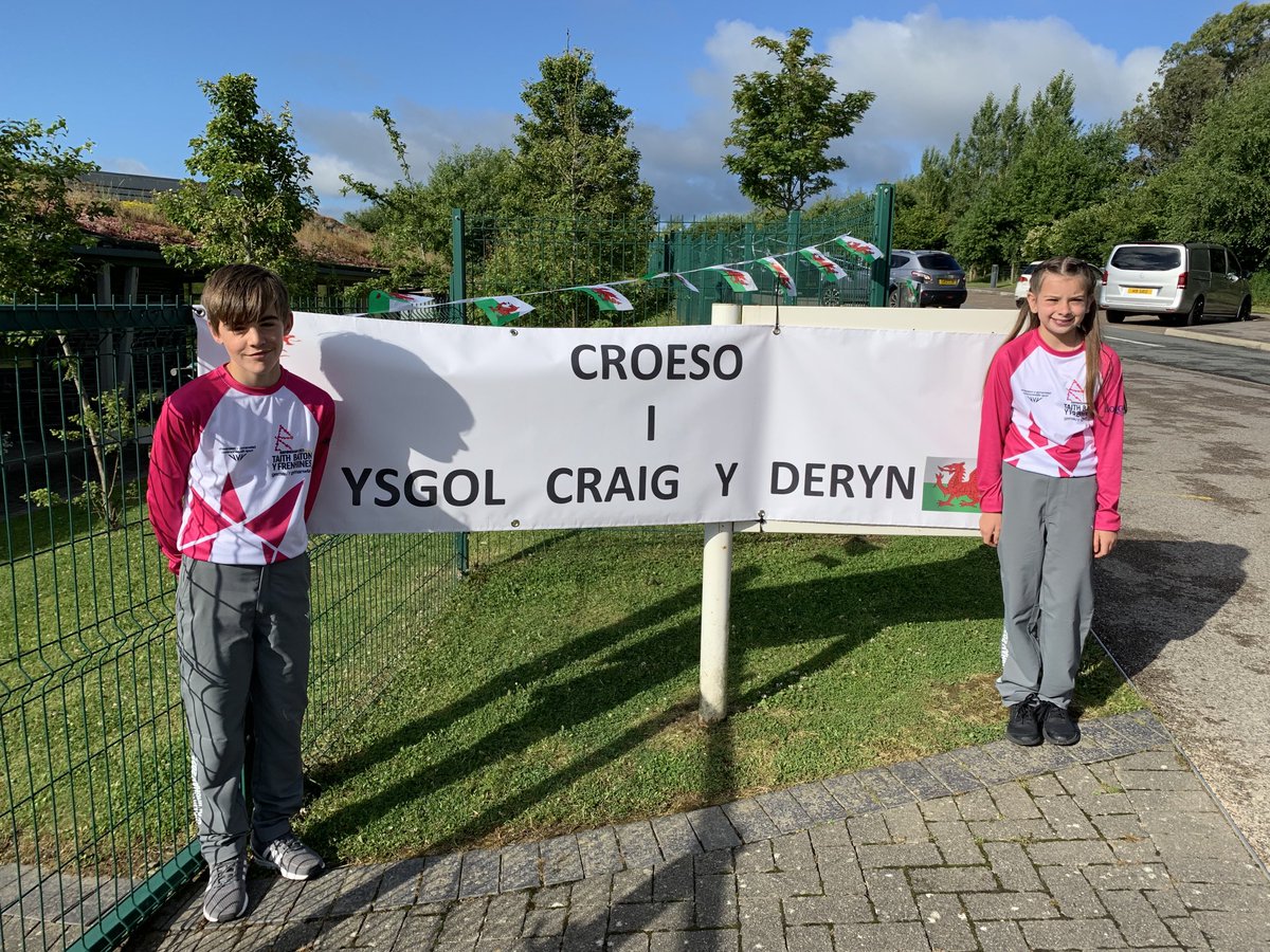 Plant <a href="/craigydon/">craig jones</a> yn serennu #drosfrecwast ⁦<a href="/BBCRadioCymru/">Radio Cymru</a>⁩ ⁦@Grigiar⁩ ⁦<a href="/alunth/">AlunThomas</a>⁩