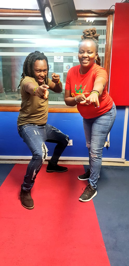 Mash you down Pon <a href="/RadioCitizenFM/">Radio Citizen</a> on #Wakstikitaka  @ShattaTikiTaka <a href="/Deejayrambo1/">Deejayrambo</a>