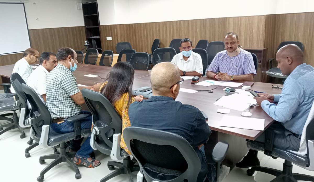 basava_ias's tweet photo. Meeting held regarding #AHIDF & #DIDF. #AnimalHusbandry & #Dairy dept. were instructed to prepare proposals under the #scheme for #Feed plant, #manufacturing units for #ValueAdded #milk products etc. @pashudhanuk @saurabh1378 https://t.co/Df8G0x6CRC