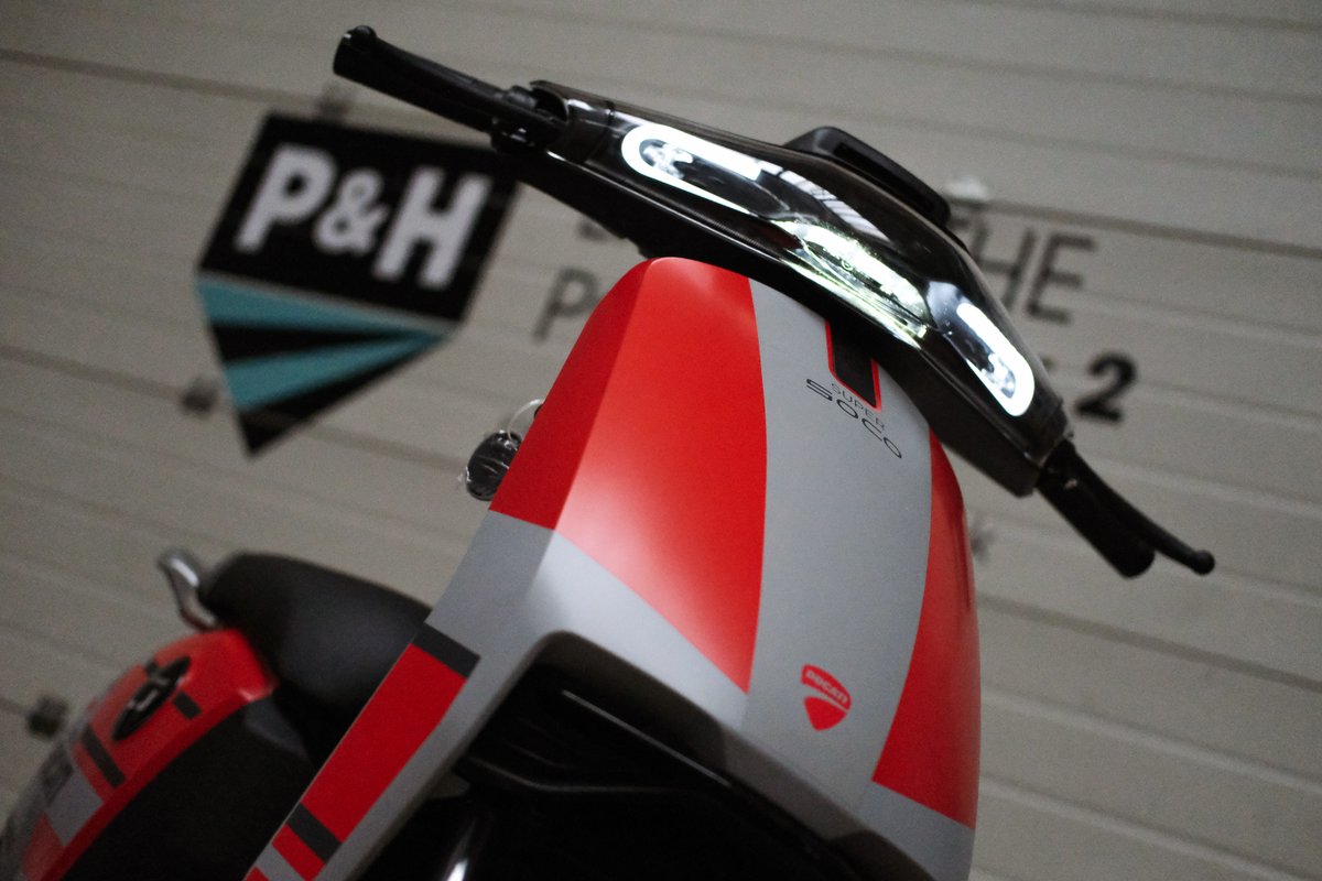 vmotosocouk's tweet photo. Look at what's just arrived in stock at @phmotorcycles in Crawley!
#SuperSocoAround #SuperSocoCUx #Ducati https://t.co/IUbXzUrcj8