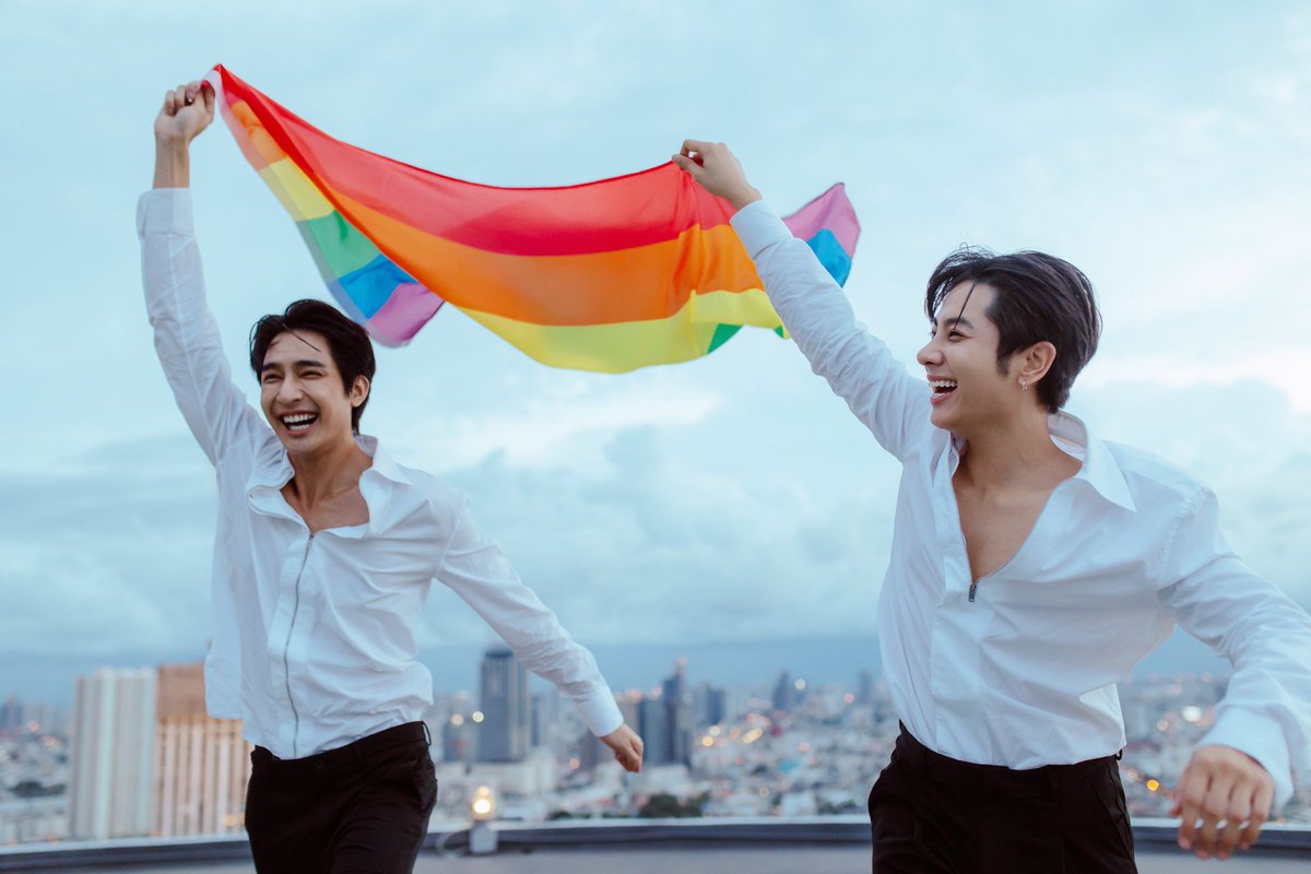 choco___keke's tweet photo. Just wanna said that I'M SO DAMN PROUD TO BE A HANGERS🥺🤎❤️

「 #เอิร์ทมิกซ์ #EarthMix 」 https://t.co/KY8u4cck08