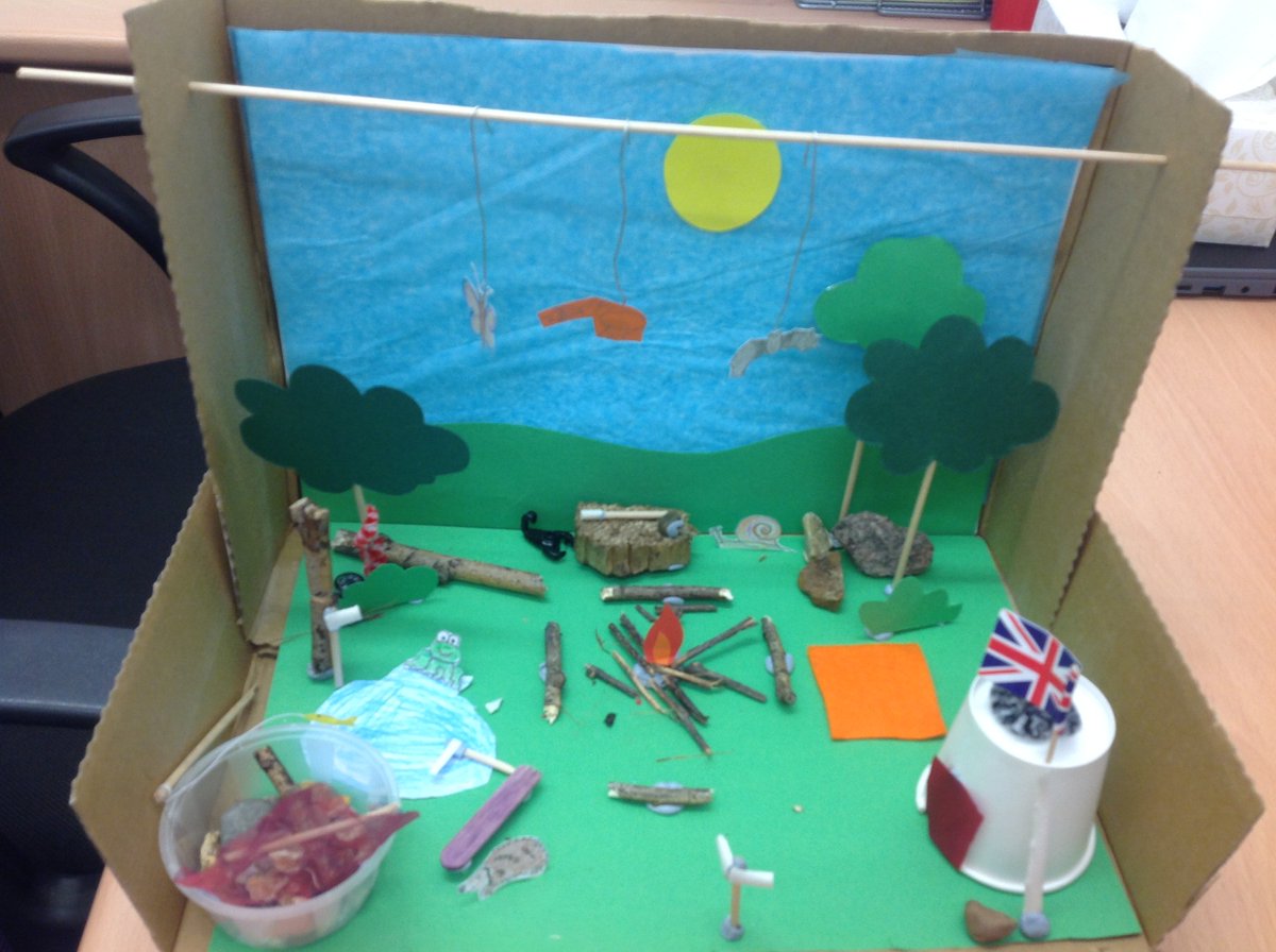 BethTay43500245's tweet photo. Talk about inspiration and impact! After our puppet show with @YouthPuppetsUK , one younger student created a recreation of the puppet stage and set from a shoe box and another saved up his birthday money to buy craft supplies to create his own puppet! @CETSuffolk https://t.co/uq0XFpEcBk