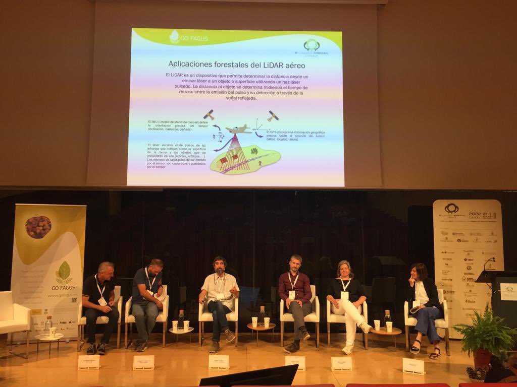 foraforestech's tweet photo. Perspectivas de futuro para lis hayedos y su madera en el norte de España
#RafaAlonso explica las aportaciones de @foraforestech al @go_fagus
#somosföra #8CFE #soyforestal https://t.co/FJuIWbJG5B
