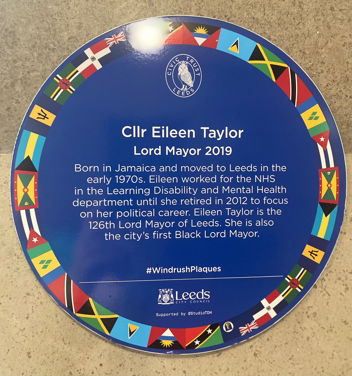 Passing Cllr Eileen Taylor’s #windrushplaque in #Leeds Civic Hall - back in 2019 this was the 1st plaque on the Windrush Plaque Trail created in conjunction with @LeedsCivicTrust