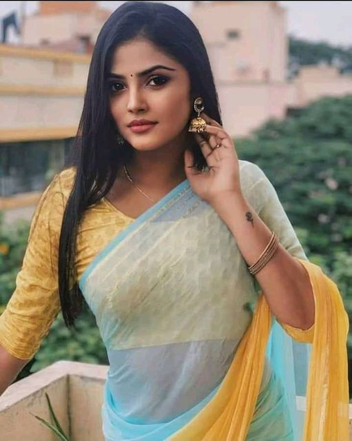 cuck_h's tweet photo. ऐसी संस्कारी औरत जिस मोहल्ले में रहती है वह बिना मुस्लिम मर्द किसी के नीचे आए बिना रह नहीं पाती है ! https://t.co/GhhjZkuEDK