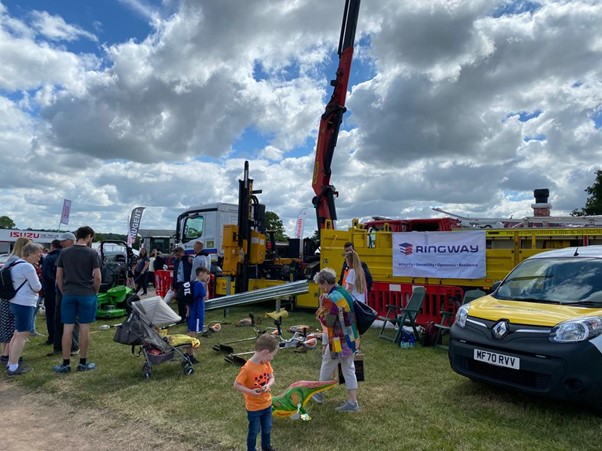 Ringway_UK's tweet photo. Thanks to @hertscc for inviting us to their County Show. It was a great opportunity to show how we are moving forward to work in more environmentally conscious ways.
See one of our all-electric sites in action: https://t.co/9rebAFhpcc
#RethinkingHighways #GreenerFuture https://t.co/3zleMw5jz3