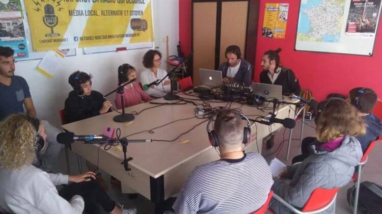 Parti du constat d’un manque de pluralité médiatique sur le territoire des #Landes et la difficulté d'accès à l'information locale, la #radio @HapchotWebradio  souhaite valoriser son #territoire et les gens qui y vivent et qui y entreprennent.

👉 bit.ly/3y4bmJh

#média