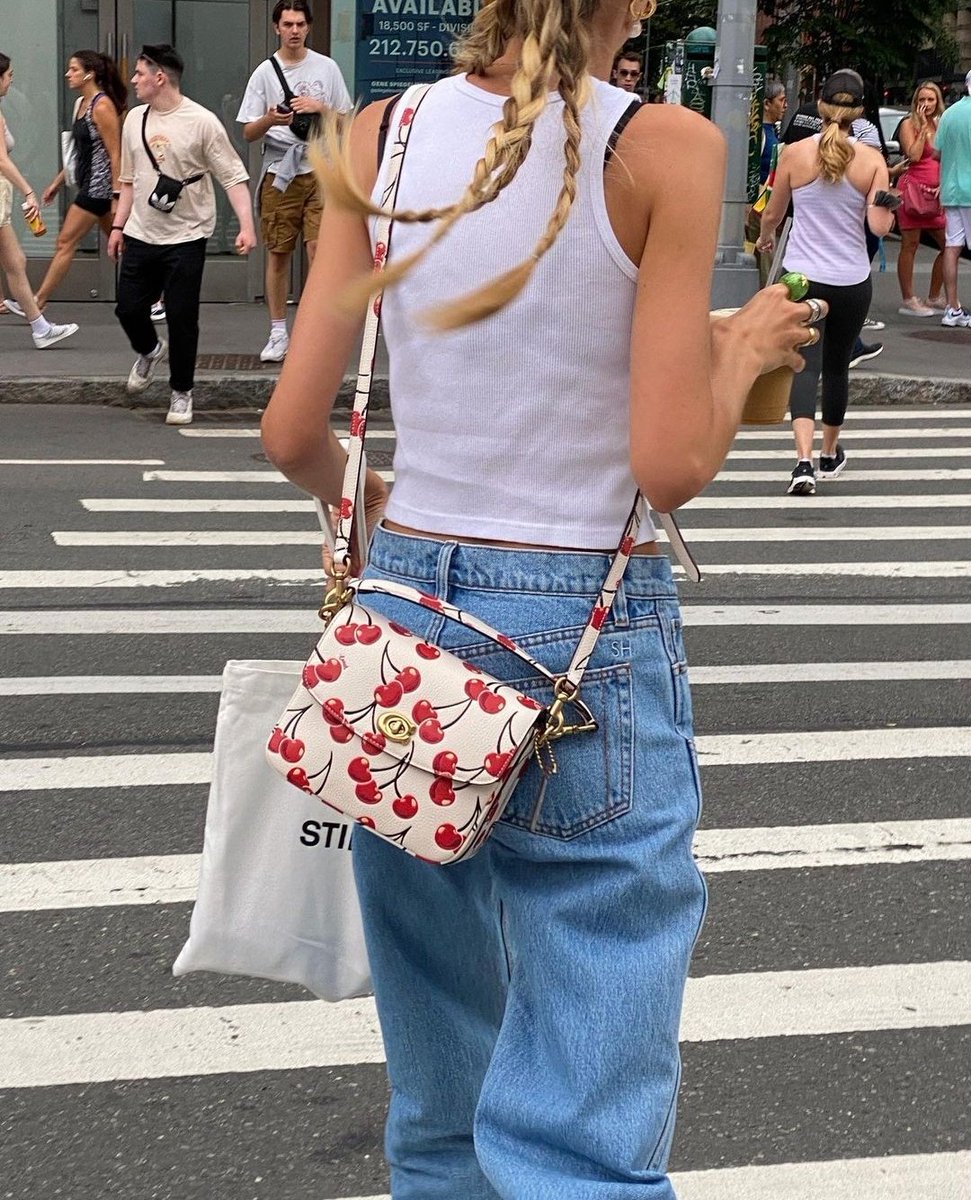 TomFordsMuse's tweet image. Coach cherry bag