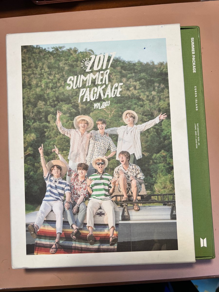 kore_cart's tweet photo. wts lfb ph • onhand ꒰ #KoreSells ꒱

🛒 Summer package 2017 w/ Suga selfiebook
╰ ₱2600
╰ complete inclu
╰ condi:8/10 (ob has minimal stains)

DOP: 500 dp;rb on July 30

📍Iloilo
🚛 direct J&amp;T:flash
💳 gcash,paymaya,bdo,bpi

comment "mine" to claim

t. Sp palawan 17 yoongi https://t.co/K43pIIMeKA
