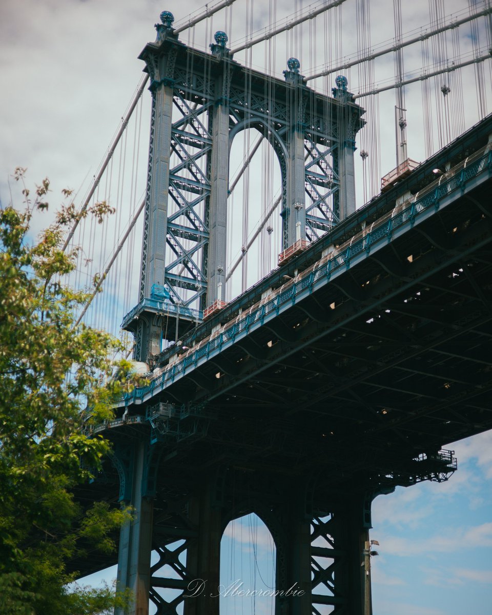 DAbercormbie's tweet photo. De bruggen in new york zo indrukwekkend. https://t.co/b0LAGaEEq1