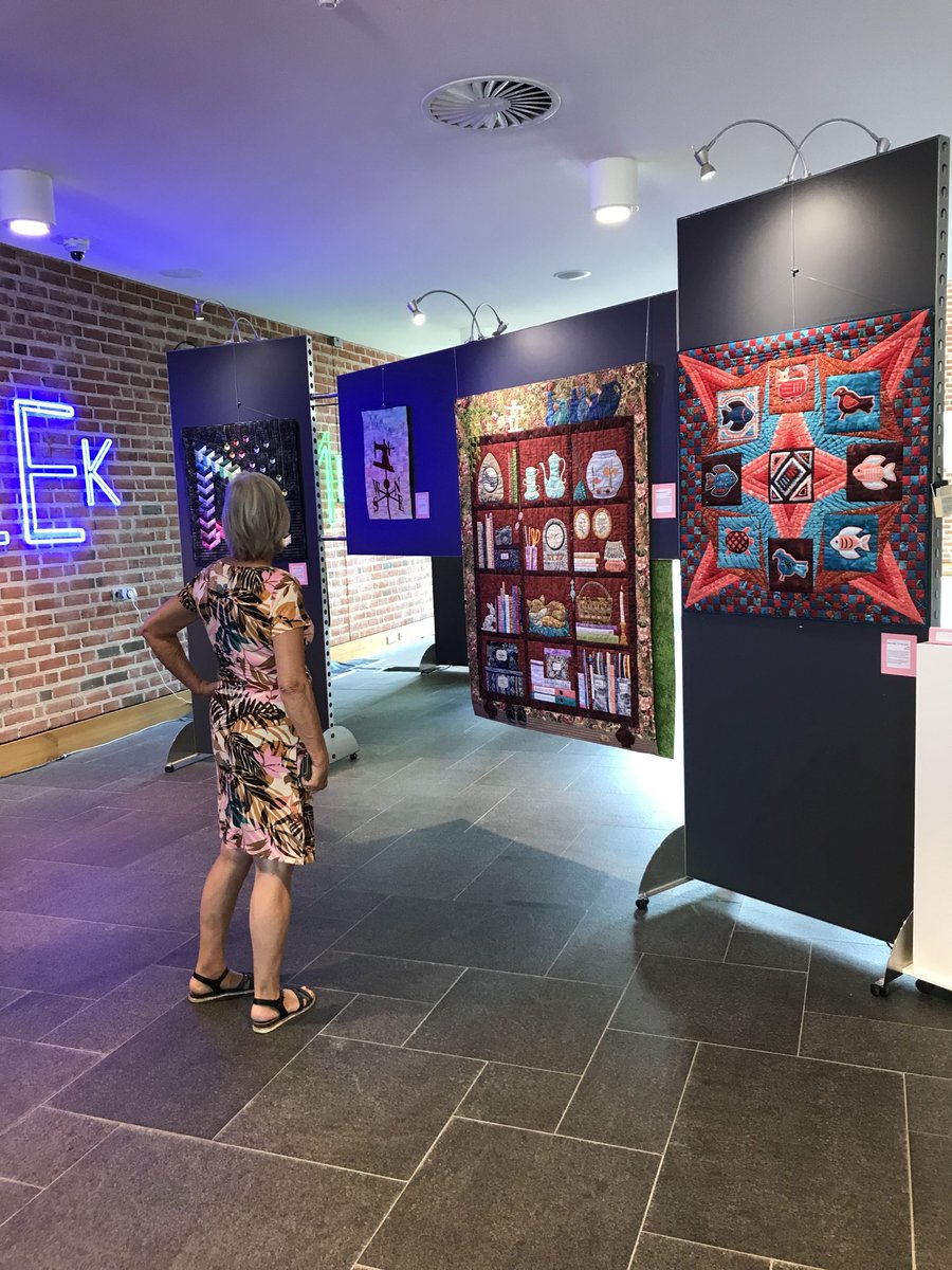 Van 28 juni t/m 31 juli is de ‘Quilt’ expositie van Lies Bos – Varkevisser tijdens openingstijden te zien in de hal van het Huis voor Cultuur en Bestuur. Lies is sinds 1993 een ‘quilter’. Ze heeft inmiddels ruim 100 quilts gemaakt en 20 hiervan zijn geëxposeerd. Kom jij kijken?