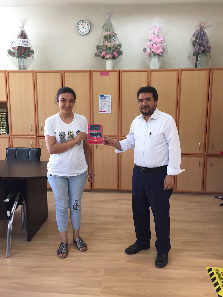 ZAMAN BENDEDİR, MEKAN BANA EMANET
Okulumuzdaki görevi sona eren Fadime ÖZEVREN’e verdiği emeklerden dolayı teşekkür ettik. Kendisine başarılar dileriz